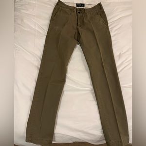 Abercrombie Army Green Trousers. 30W 33L. Great condition.
